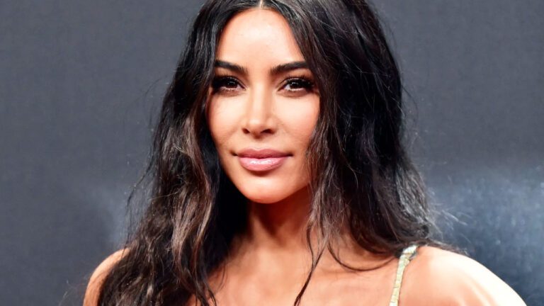 Kim Kardashian bị Cơ quan quản lý Vương quốc Anh kêu gọi vì bơm Token tiền điện tử có thể gây hại cho các nhà đầu tư !