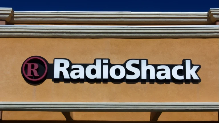 Radioshack đi đến Defi trong lần lặp lại mới nhất của nó