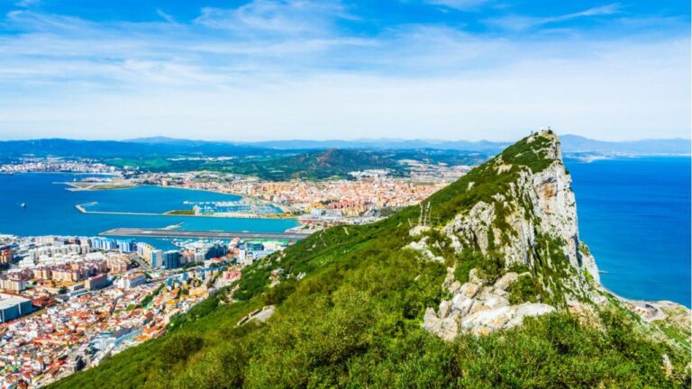 Sở giao dịch chứng khoán Gibraltar nhận được đề xuất mua hàng của công ty chuỗi khối