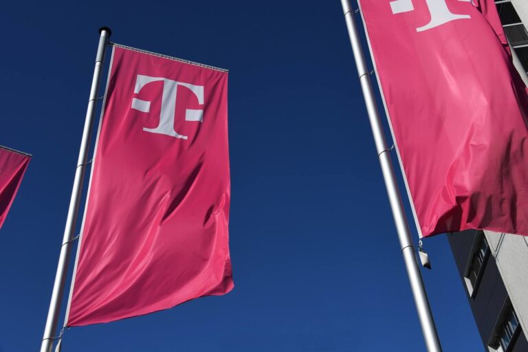 Deutsche Telekom hỗ trợ Ethereum & Works w / Stake Wise, SEC tính phí hydro, Tiểu bang Hoa Kỳ đến sau 23 kẻ lừa đảo tiền điện tử bị cáo buộc + Tin tức khác